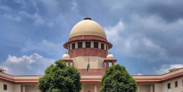 पति से तलाक के बिना महिला ने कर ली दूसरी शादी, SC तक पहुंच गया मामला और फिर कोर्ट ने सुना दी ये सजा