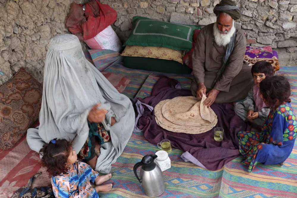 अफगानिस्तान में तालिबानी सरकार बनने के बाद वहां 90 फीसदी से ज्यादा लोग गरीबी की मार झेल रहे