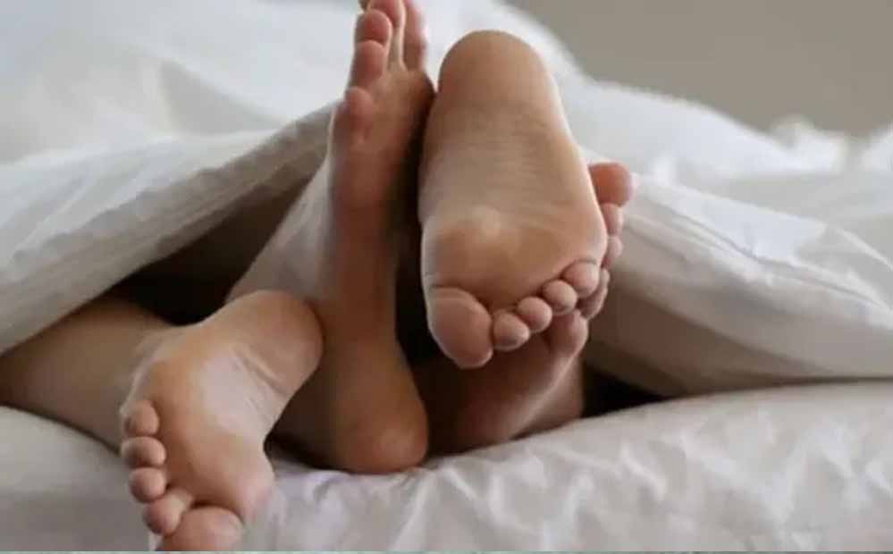 SEX के बाद लड़की के प्राइवेट पार्ट से बहा खून, इंटरनेट पर इलाज ढूंढता रहा प्रेमी, मौत