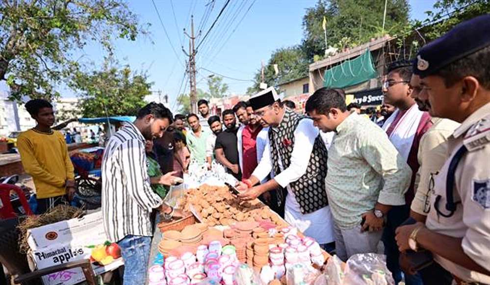 त्यौहार पर स्थानीय कारीगरों से सामान खरीद कर उन्हें प्रोत्साहित करें- मंत्री सारंग