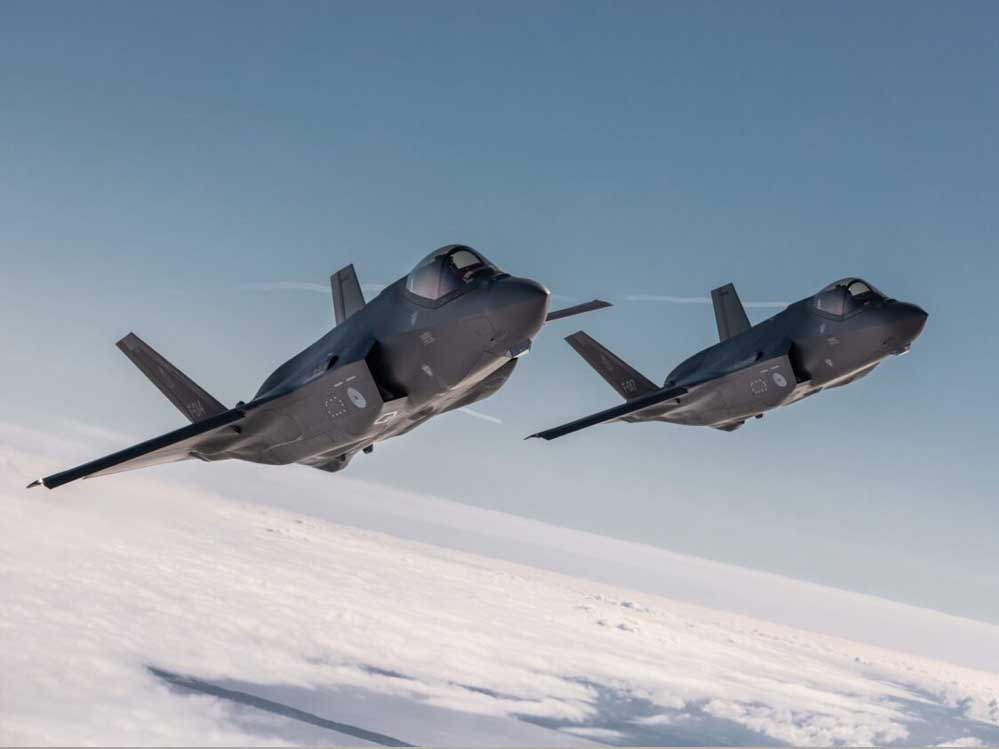 और F-35 की तैनाती  क्या जंग फैल रही है? पोलैंड ने मार गिराए रूसी ड्रोन, एयरबेस बंद, फाइटर जेट्स उतरे मैदान में