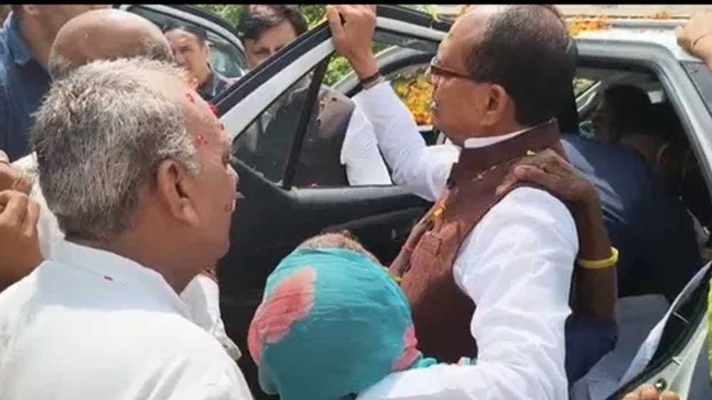 आवास समस्या पर गंभीर हुए मंत्री शिवराज, सतना में दिए सर्वे के आदेश