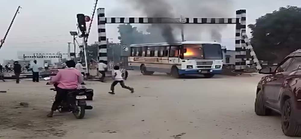 जयपुर: चलती रोडवेज बस में आग, यात्रियों ने कूदकर बचाई जान; बड़ा हादसा टला