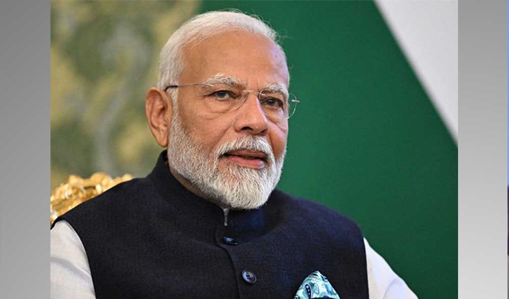 मुख्यमंत्री योगी की कलम से: नरेंद्र मोदी का साधक और कर्मयोगी रूप