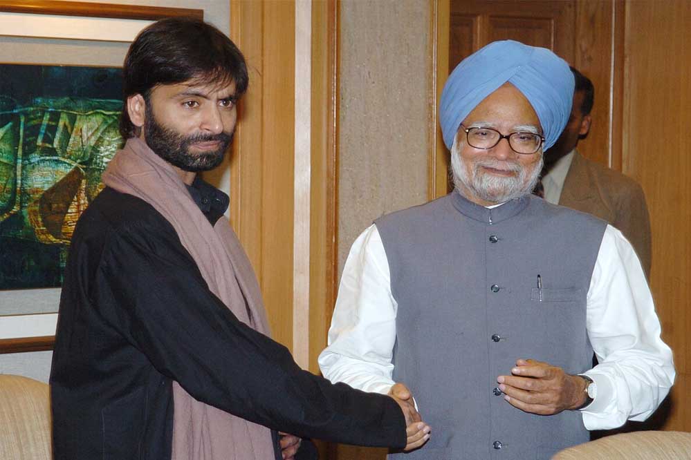 हाफिज सईद, मनमोहन सिंह और मैं – यासीन मलिक के दावे से मचा सियासी तूफान