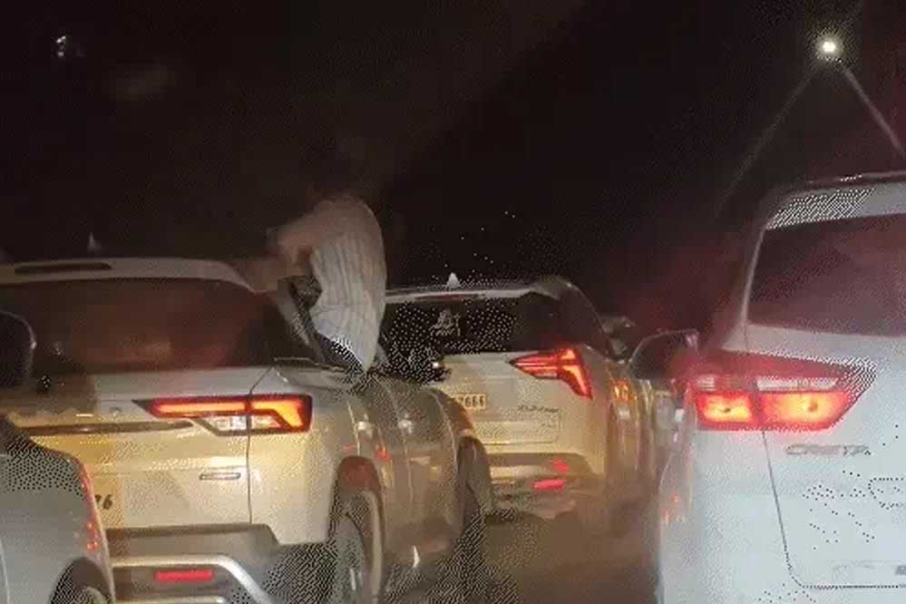 बिलासपुर में रईसजादों की कार रैली ने किया NH जाम, स्टंटबाजी और रील्स का दिखा हाईवोल्टेज ड्रामा