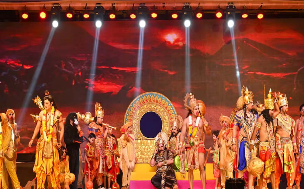 परिवार संग देखें दिल्ली की भव्य रामलीला, ये जगहें बनेंगी आपके विजिट का हिट प्वाइंट