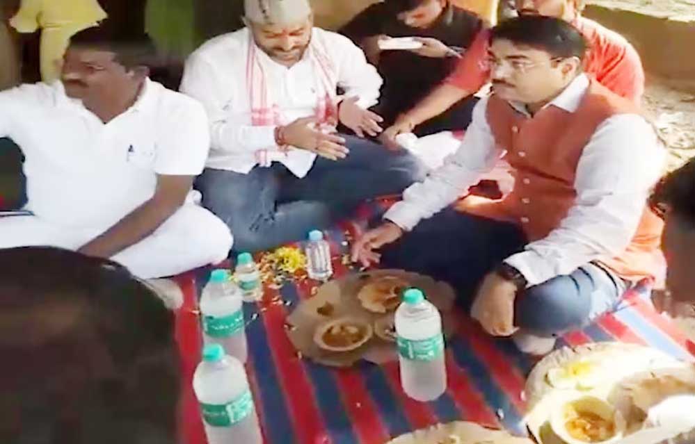 गैर-दलितों के बहिष्कार पर मंत्री का मानवीय कदम, दलित परिवार संग भोजन कर दिया मजबूत संदेश