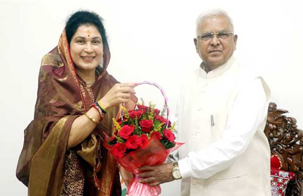 राज्यपाल  पटेल ने राज्यमंत्री श्रीमती गौर को दी जन्म दिन की बधाई