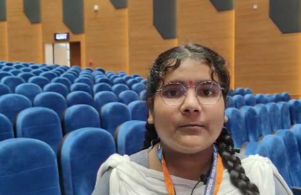 छात्राओं को दी गई 1090, 112 जैसे विभिन्न हेल्पलाइन व अन्य सुरक्षात्मक उपायों के सही इस्तेमाल की जानकारी