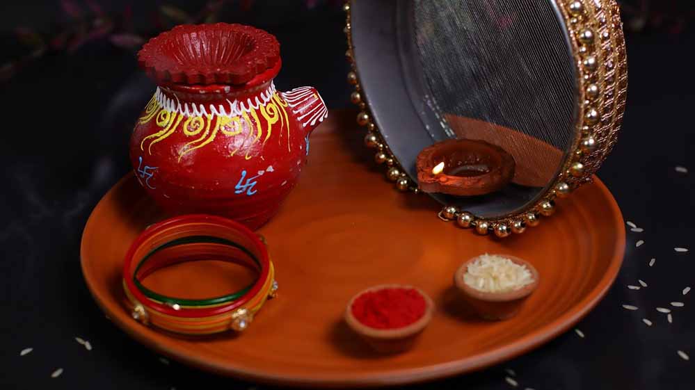 करवा चौथ का शुभ दिन: पूजा का समय और चांद निकलने की जानकारी