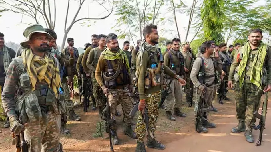 बीजापुर-कांकेर में मुठभेड़ में चार नक्सली ढेर, दो महिला माओवादी शामिल, शवों के पास से मिले हथियार