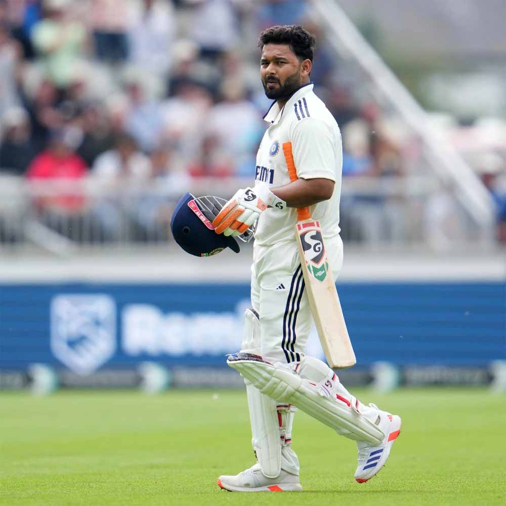 स्टार विकेट कीपर बल्लेबाज ऋषभ पंत अभी पैर की चोट से उबर नहीं पाए, कब तक कर पाएंगे वापसी?