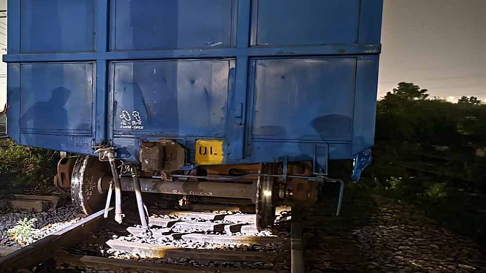 भिलाई की ओर जा रही मालगाड़ी डिरेल, पटरी से उतरा डिब्बा