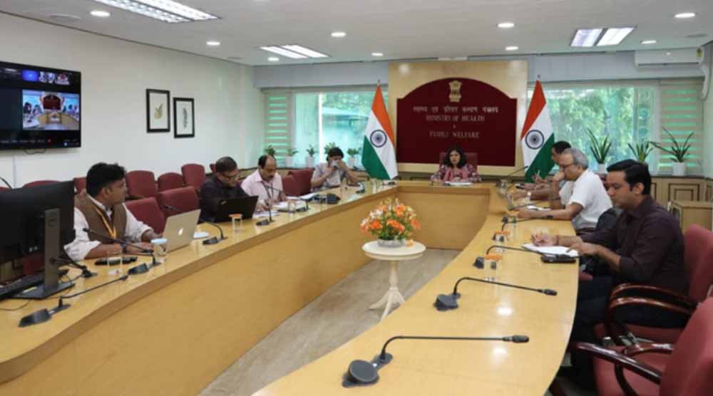 केंद्र ने सिरप मौतों पर जताई चिंता, स्वास्थ्य सचिव ने राज्यों से रिपोर्टिंग और जांच में तेजी की अपील