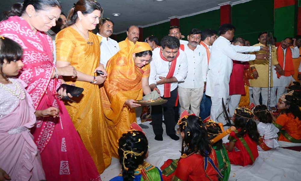 श्रद्धा और शक्ति के उत्सव में उपमुख्यमंत्री शर्मा ने किया कन्या पूजन