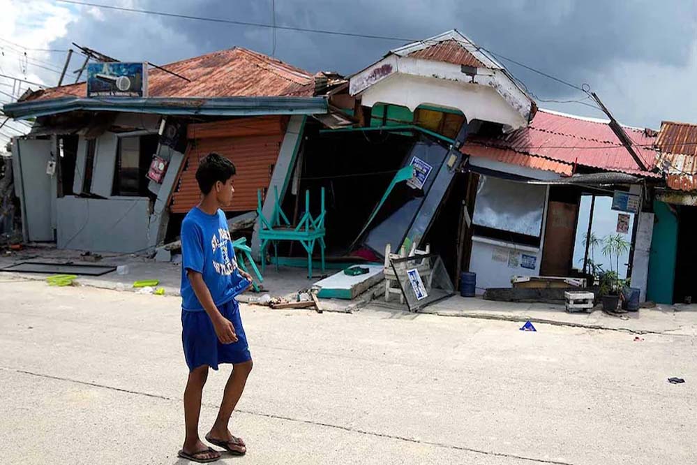 फिलीपींस में भीषण भूकंप का झटका, अधिकारियों ने जारी की सुनामी चेतावनी