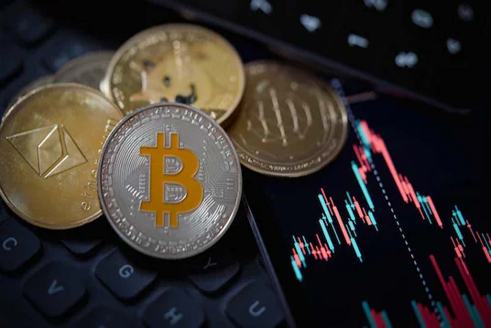 ट्रंप के शॉकिंग ऐलान के बाद क्रिप्टो मार्केट हुआ बर्बाद, बिटकॉइन हुआ बेकाबू