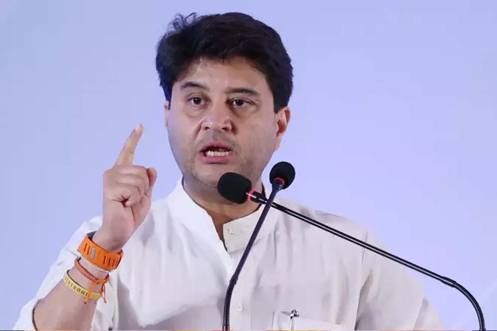 कमलनाथ सरकार गिराने पर बोले सिंधिया, जनता के बीच किया खुलासा: राज्य का विकास रुक गया था