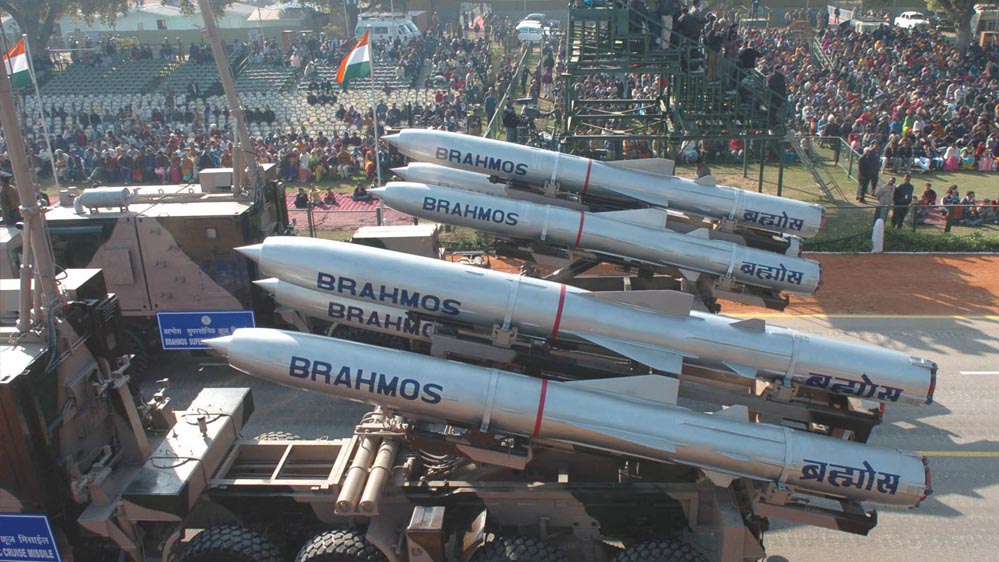 उत्तर प्रदेश डिफेंस कॉरिडोर के लिए होगा ऐतिहासिक अवसर , यूपी बनेगा एयरोस्पेस और डिफेंस का हब