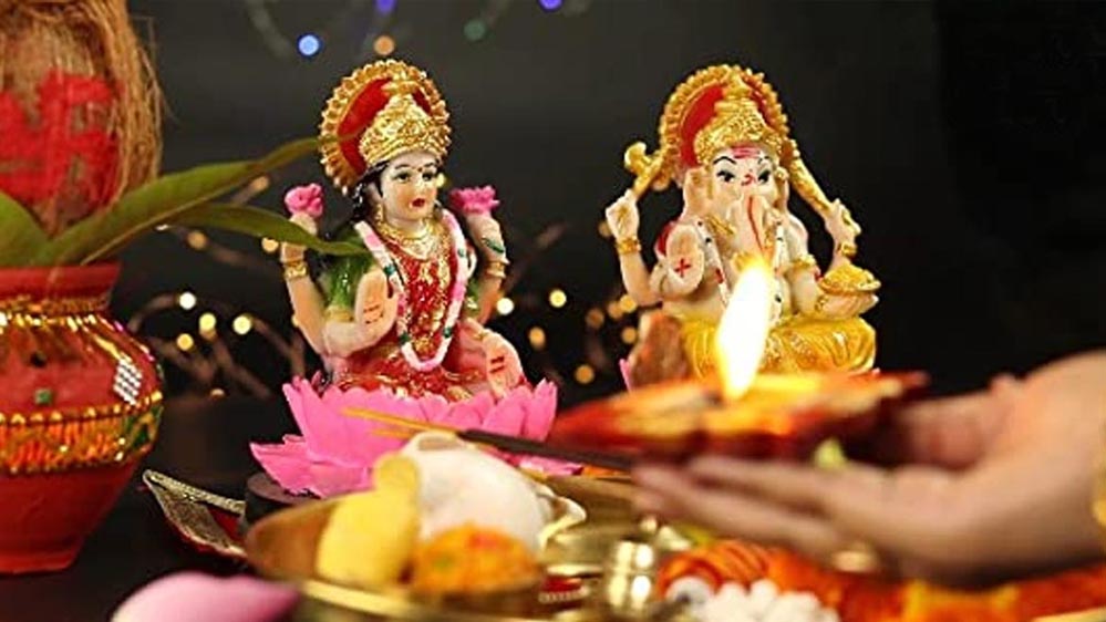 लक्ष्मी-गणेश पूजन के लिए तय हुआ शुभ मुहूर्त, अब साफ हुई दिवाली की सही तिथि