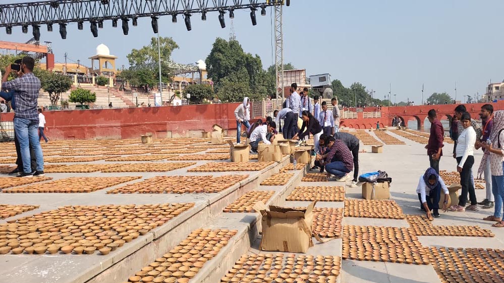 दीपोत्सव 2025: मुख्यमंत्री योगी आदित्यनाथ के कार्यक्रम के बाद 19 अक्टूबर को होगा मुख्य आयोजन