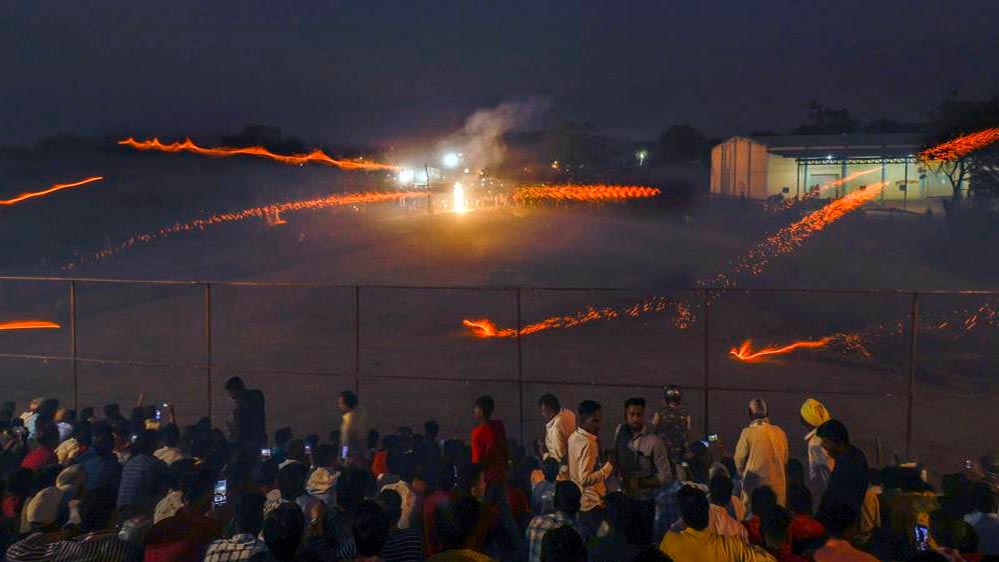 बड़वानी में दिवाली के दौरान हिंगोट बैन, ड्रोन निगरानी और पुलिस तैनाती