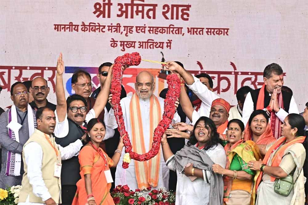 कुछ लोग वर्षों तक यह भ्रांति फैलाते रहे कि नक्सलवाद विकास की लड़ाई है, लेकिन पूरा बस्तर विकास से वंचित रहा, इसका मूल कारण नक्सलवाद है : अमित शाह