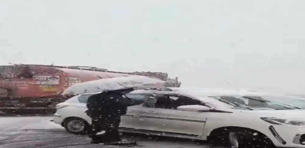 लाहौल घाटी में बारिश और ओलावृष्टि का अलर्ट: आज येलो, कल ऑरेंज, मौसम की ताज़ा खबर