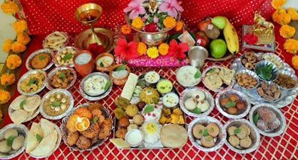 धन-समृद्धि का वरदान पाने का सरल उपाय: दीपावली पर बनाएं महालक्ष्मी का पसंदीदा प्रसाद