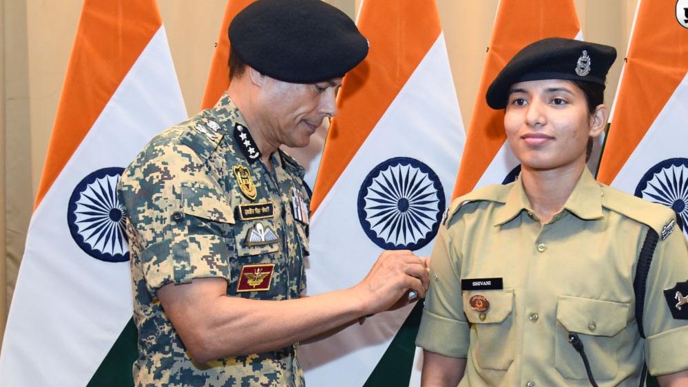 BSF में 5 महीने में प्रमोशन, यूपी की शिवानी ने लिखा अद्भुत इतिहास