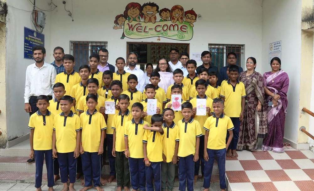 कांकेर पहुँची केन्द्र सरकार की अतिरिक्त सचिव : मावा मोदोल व श्रवण बाधित विद्यालय का निरीक्षण