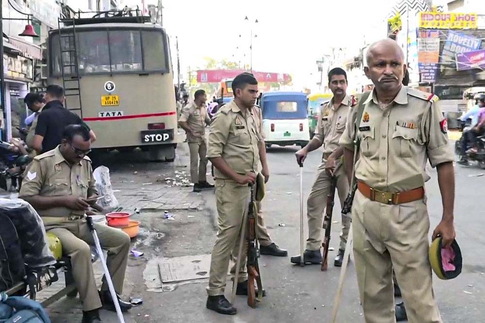 बरेली में सुरक्षा के कड़े इंतज़ाम: ड्रोन से निगरानी, इंटरनेट पर लगी रोक