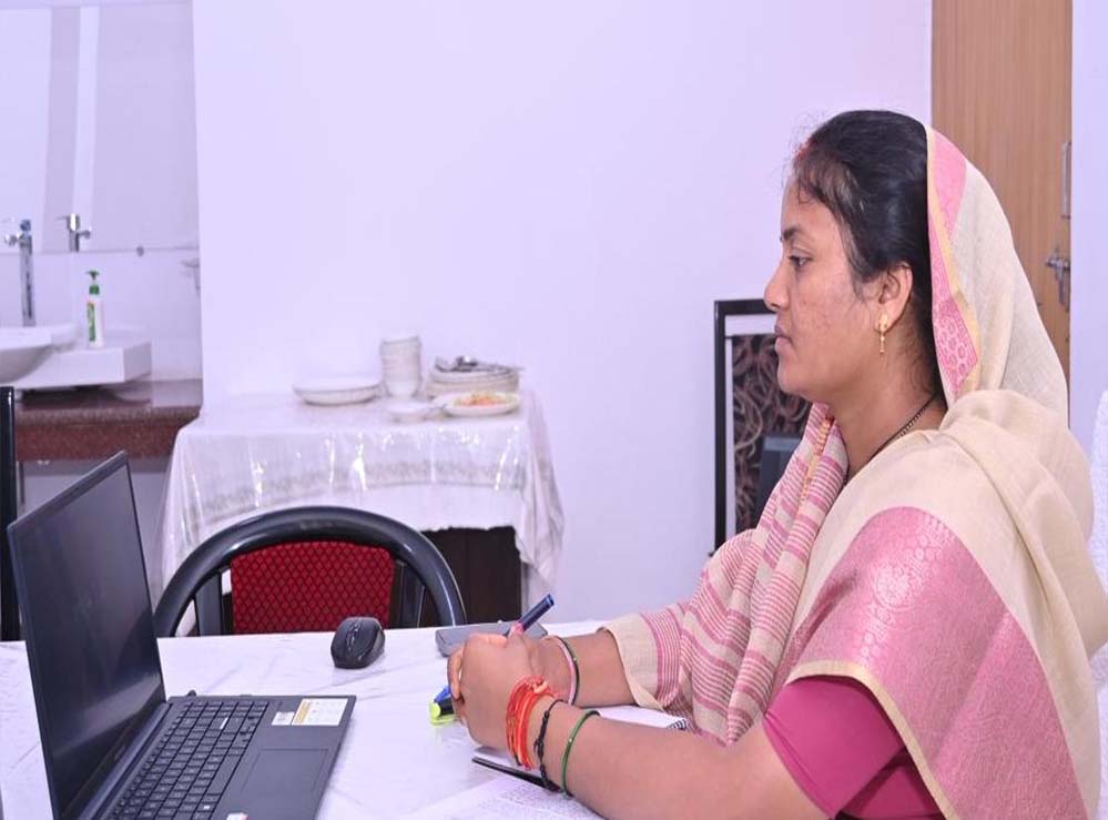 रायपुर में आयोजित परामर्श कार्यशाला में महिला एवं बाल विकास मंत्री श्रीमती राजवाड़े की सहभागिता