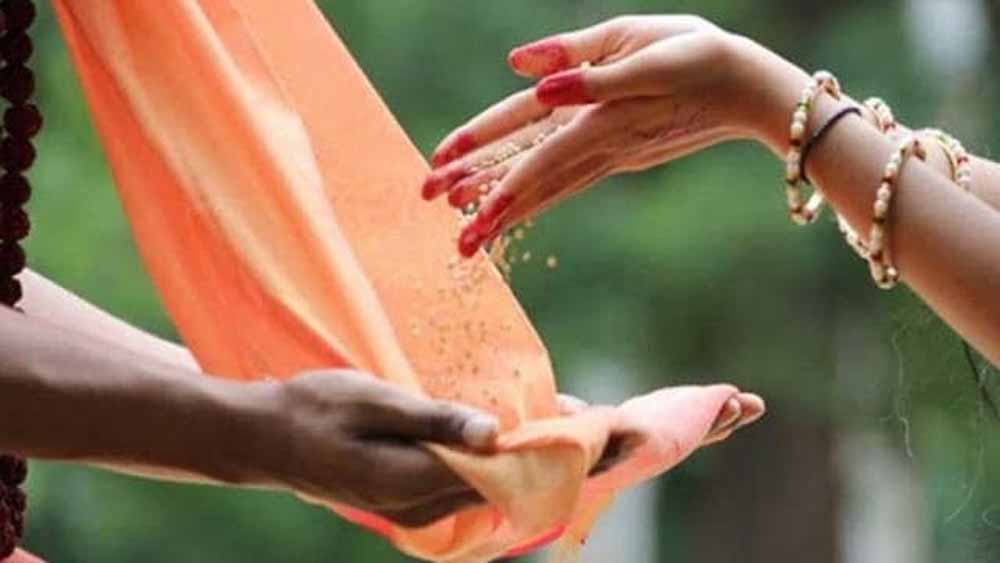 दशहरे का पावन अवसर: करें ये दान और जीवन में आएँ धन-धान्य और सुख-शांति