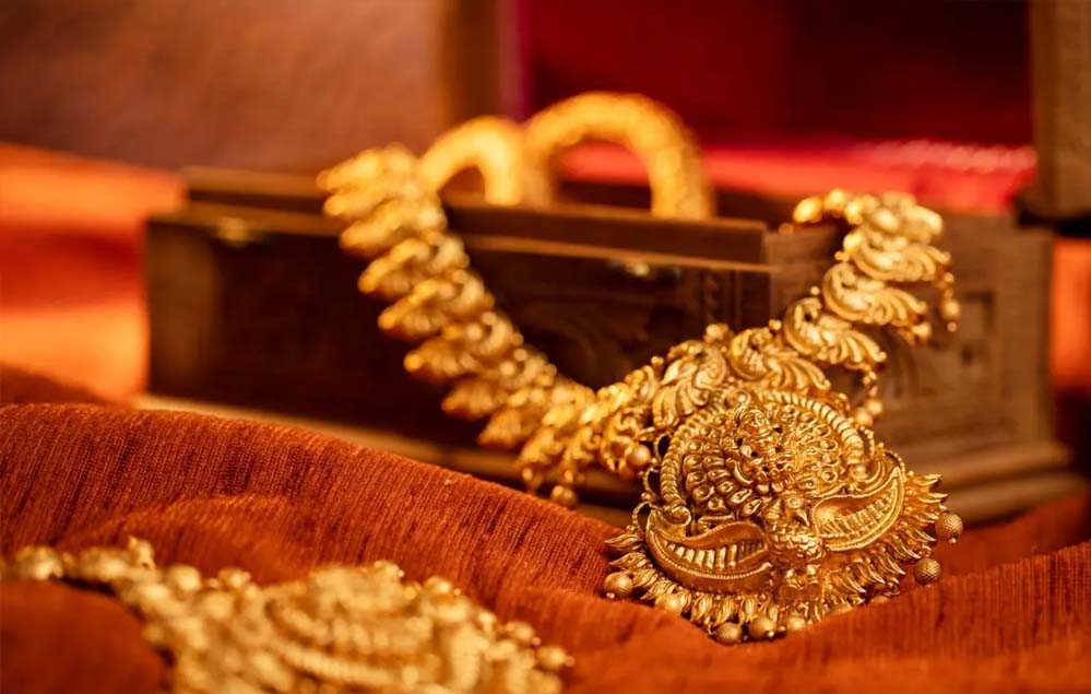 दिवाली बीतते ही गिरे सोने-चांदी के दाम, खरीददारों के लिए मौका!