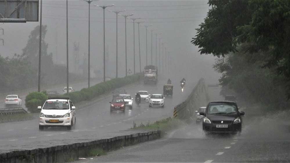 मौसम में करवट: मोंथा साइक्लोन से MP में 4 दिन तक ठंड और बारिश, 10 जिलों में अलर्ट