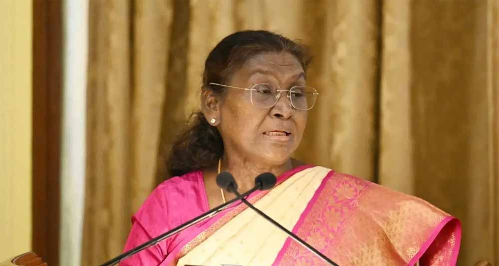 सोलर हब बनेगा भारत! 2050 तक आत्मनिर्भर मैन्युफैक्चरिंग से चमकेगा ऊर्जा सेक्टर : राष्ट्रपति मुर्मू