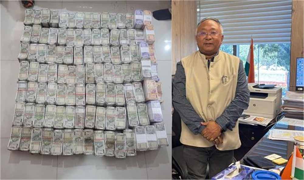 10 लाख की रिश्वत का सच सामने आया: CBI की छापेमारी में सरकारी अधिकारी पकड़ा गया, घर से मिला पेटीभर कैश!