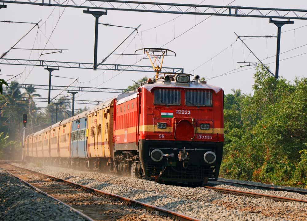 छठ पूजा के लिए विशेष ट्रेन सेवा शुरू, 25 अक्टूबर को रानी कमलापति से हजरत निजामुद्दीन तक