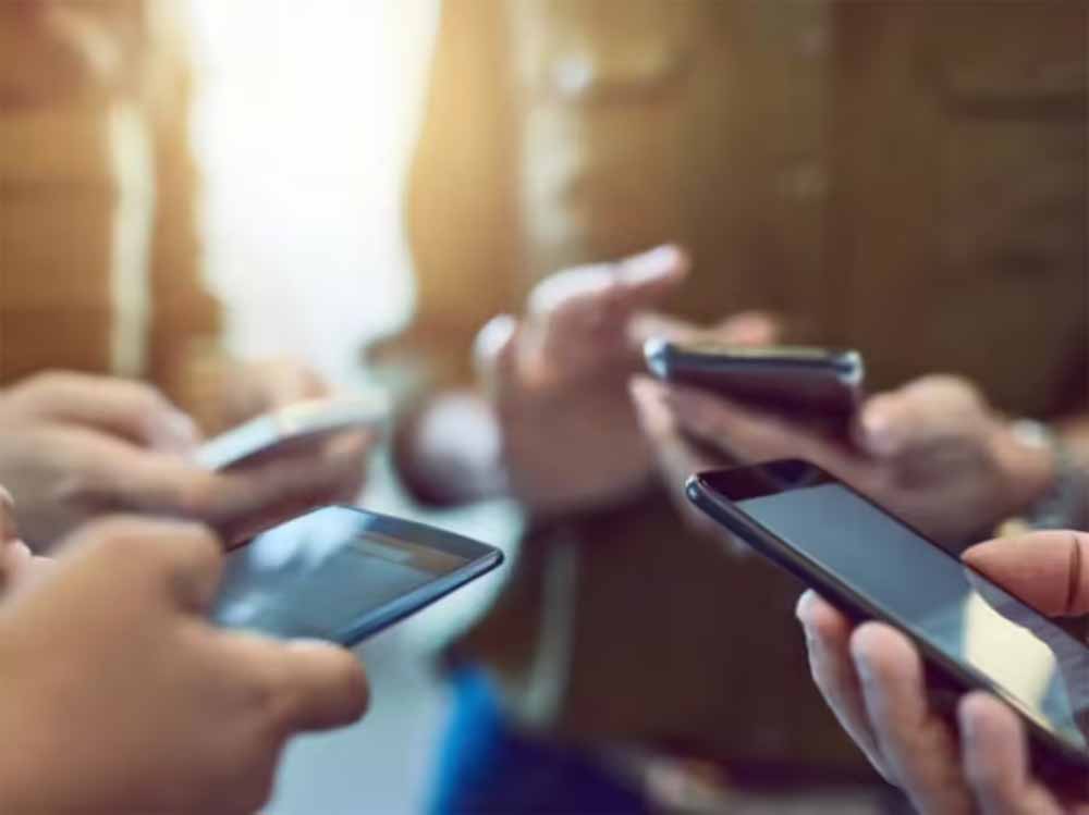 फेल तकनीक! भारत में लॉन्च हुए ऐसे स्मार्टफोन जो बने दुनिया भर में मज़ाक