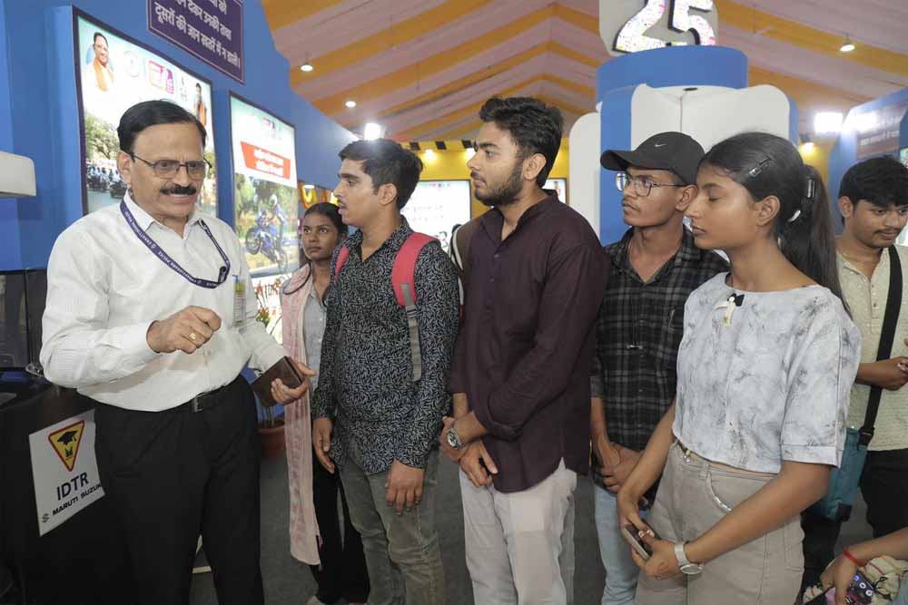 आधुनिक परिवहन सेवाएँ: सुरक्षित और सुविधाजनक यात्रा की ओर कदम