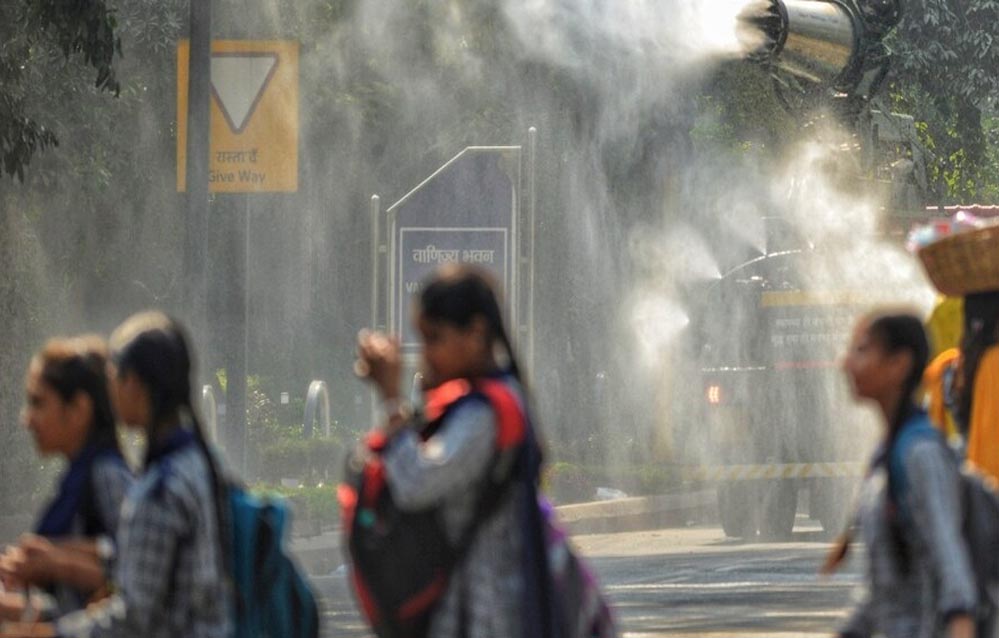 दिल्ली में प्रदूषण के बीच कक्षा 5 तक स्कूलों के लिए हाइब्रिड क्लासेस का आदेश