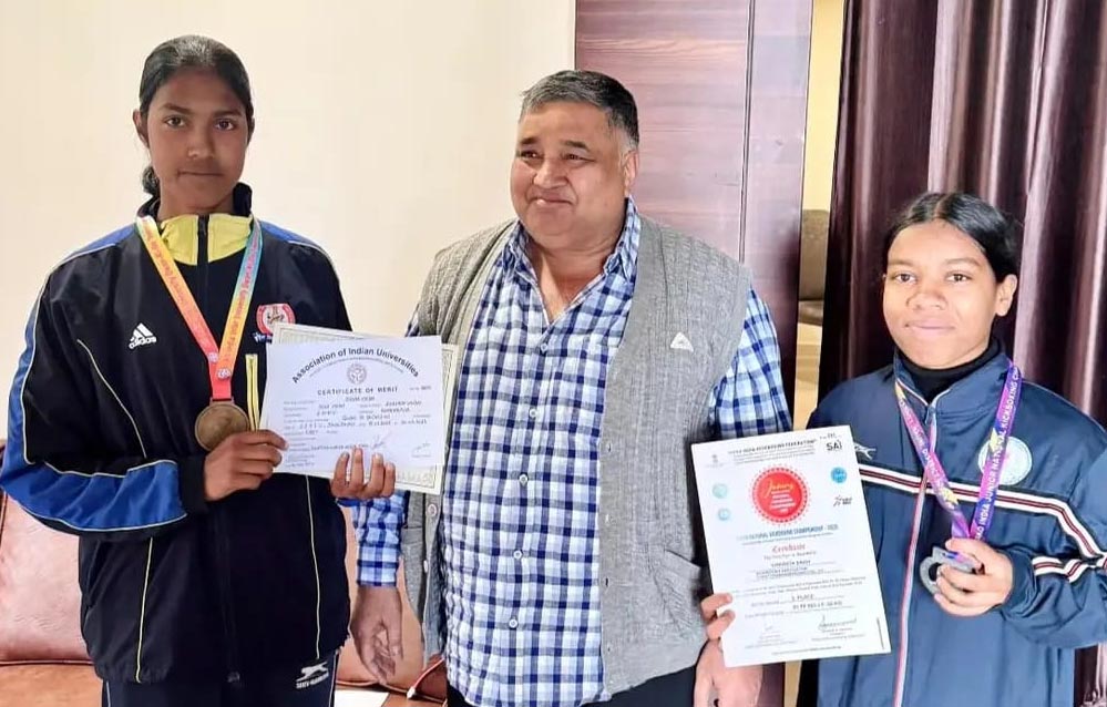 अंबिकापुर की युवा मार्शल आर्ट्स खिलाड़ी नेशनल प्रतियोगिता में करेंगे प्रदर्शन, जम्मू-कश्मीर पहुंचीं