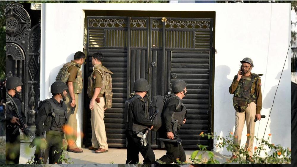 गुजरात ISIS प्रकरण को लेकर UP में छापा, आतंकी सुहैल खान के ठिकाने से धमकी भरा सामग्री जब्त