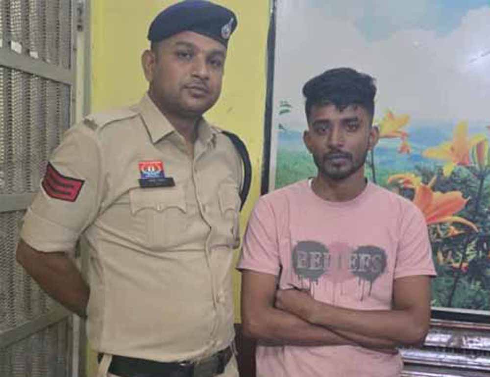 ट्रेन से सफर कर रहा फरार बांग्लादेशी नागरिक दुर्ग स्टेशन पर पकड़ा गया