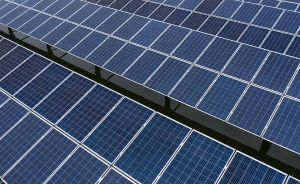 सौर ऊर्जा क्रांति : लखनऊ, वाराणसी, कानपुर नगर और बरेली में 8,000 से अधिक सोलर संयंत्र स्थापित