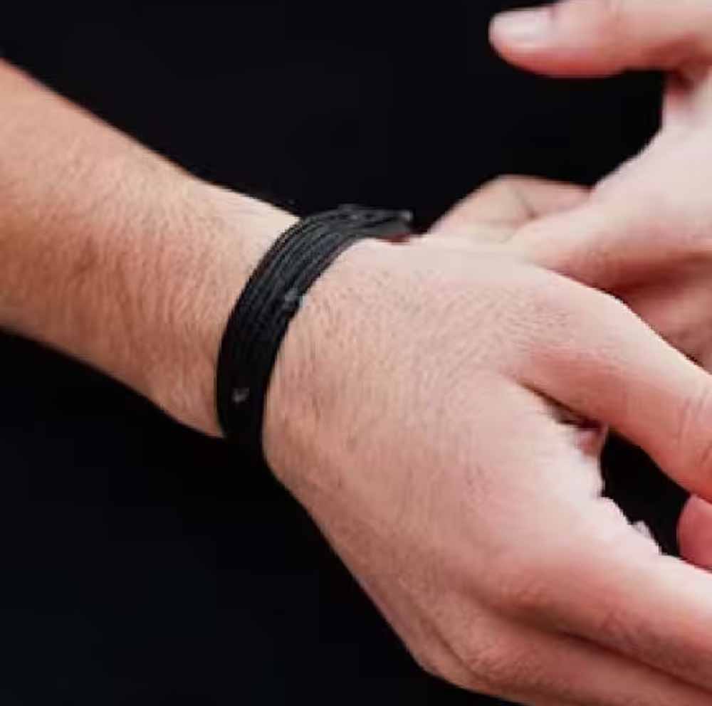 सावधान! इन दो राशियों के जातकों के लिए काला धागा लाता है परेशानियां