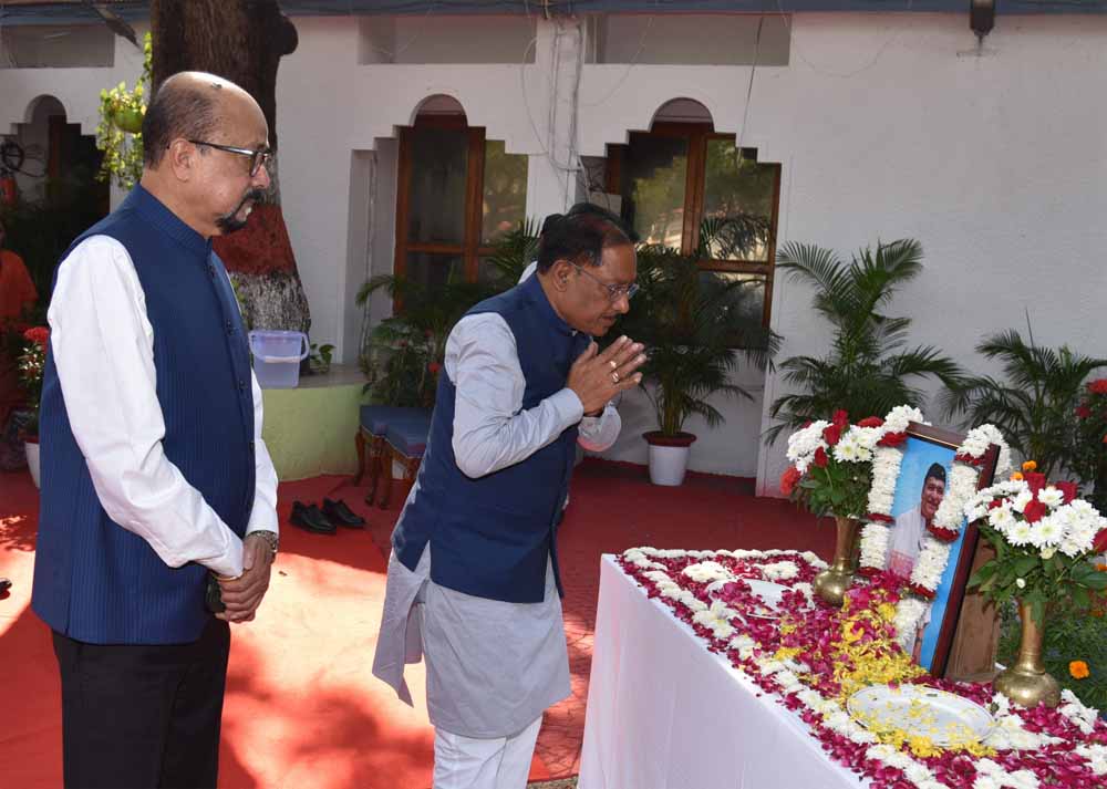 भारत रत्न डॉ. भूपेन हजारिका की पुण्यतिथि पर उप राष्ट्रपति, राज्यपाल एवं मुख्यमंत्री ने किया नमन