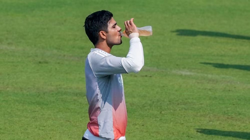 शुभमन गिल ने टीम छोड़ते हुए गुवाहाटी से मुंबई की ओर रुख किया, रहस्य हुआ उजागर